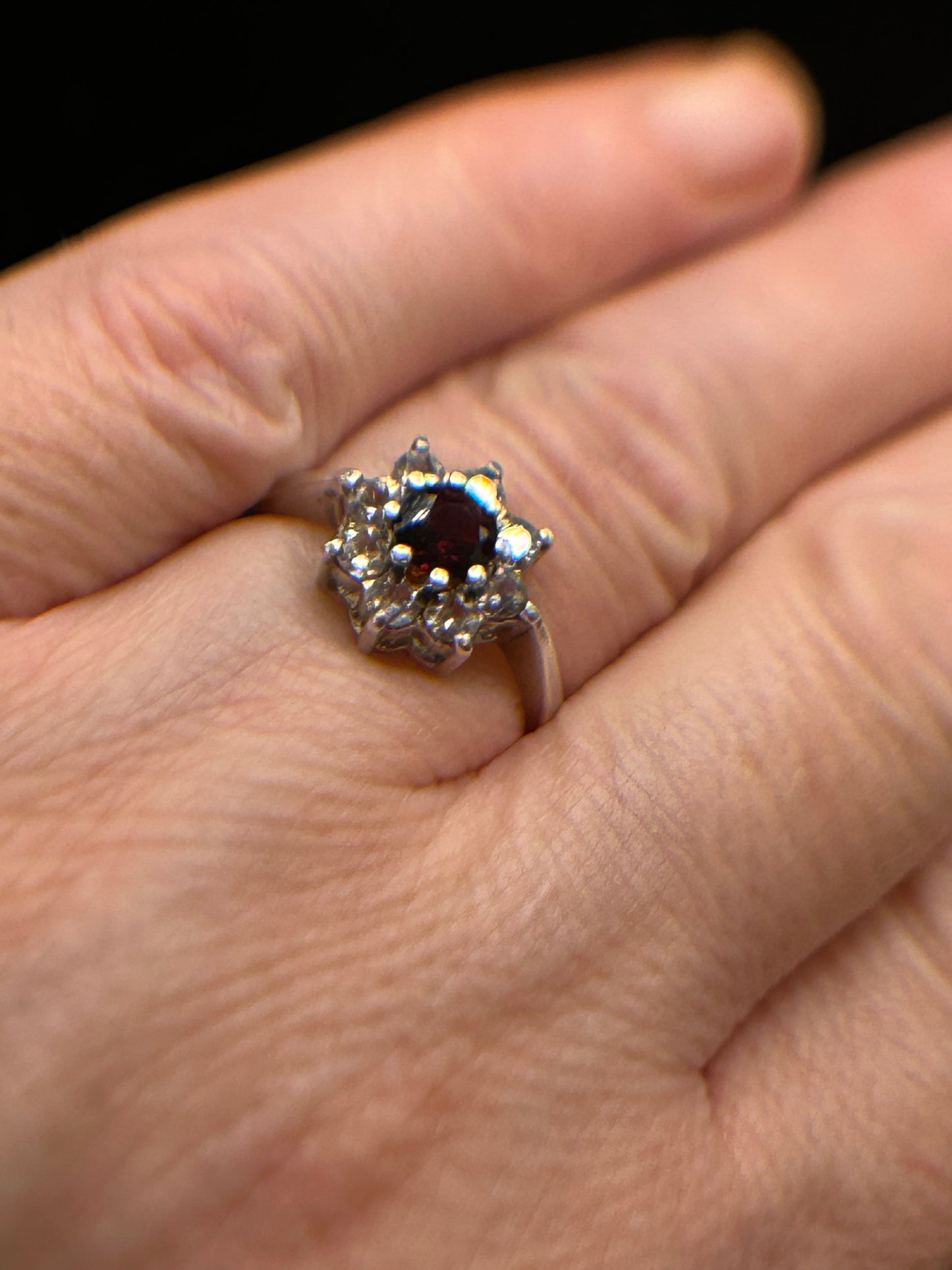 Stunning Vintage 1979 PDL Jewellery Silver Garnet Ring