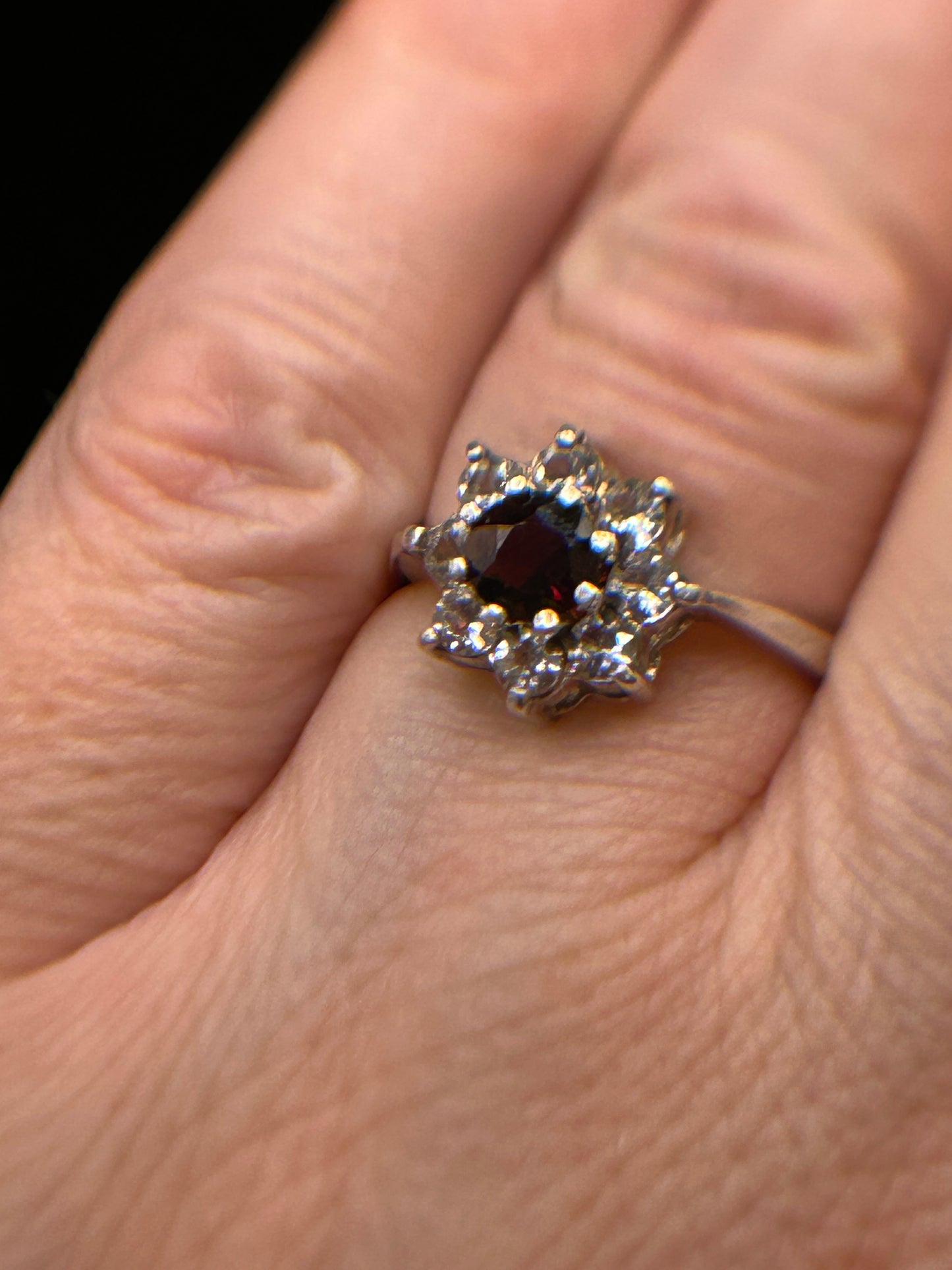 Stunning Vintage 1979 PDL Jewellery Silver Garnet Ring