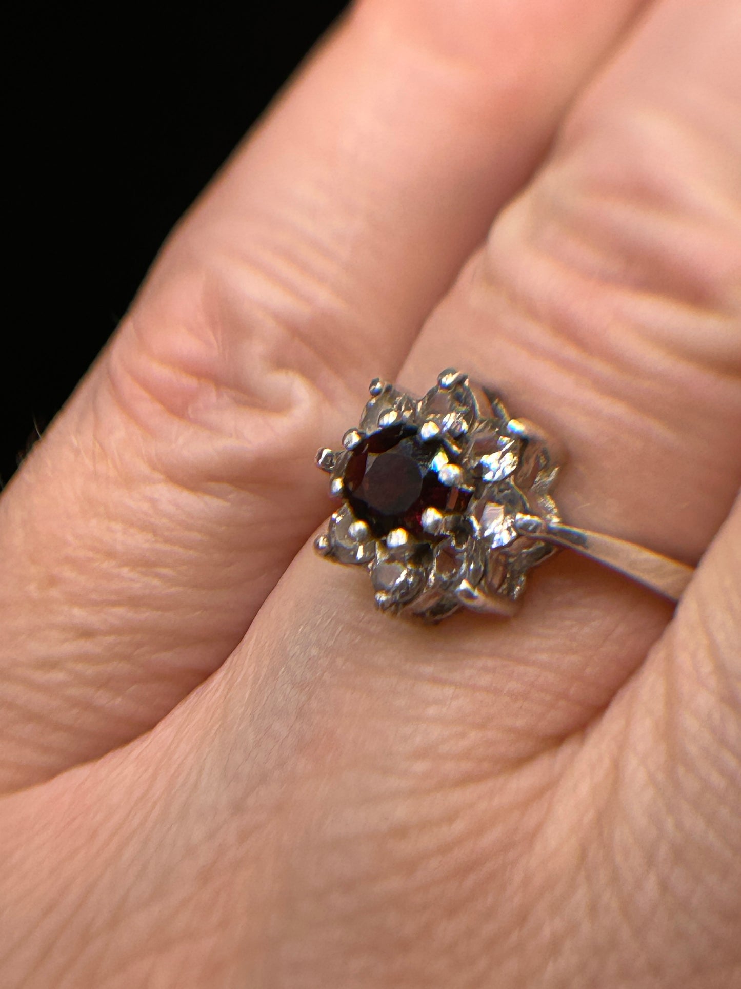 Stunning Vintage 1979 PDL Jewellery Silver Garnet Ring