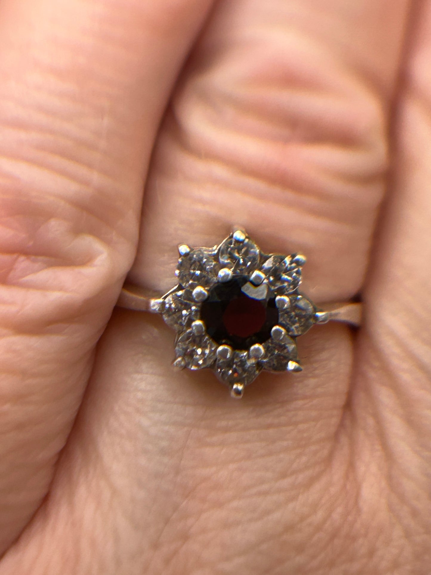 Stunning Vintage 1979 PDL Jewellery Silver Garnet Ring