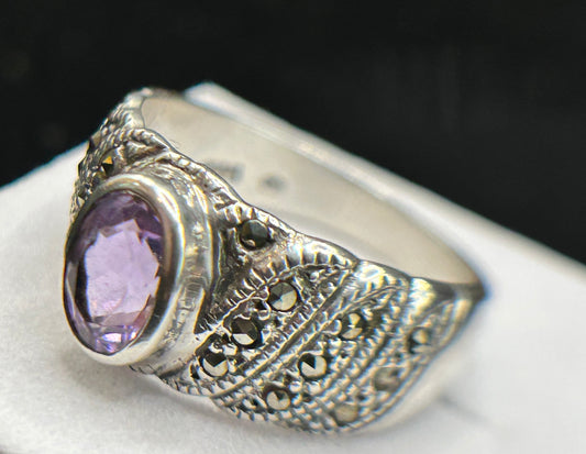 Stunning Vintage Amethyst & Marcasite 925 Silver Ring