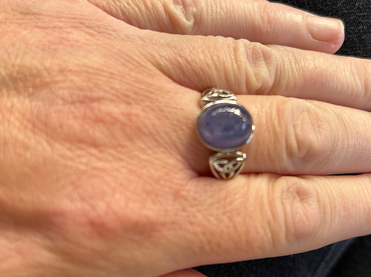 Stunning Tanzanite Cabochon 925 Silver Ring - 5.5ct & Celtic Design