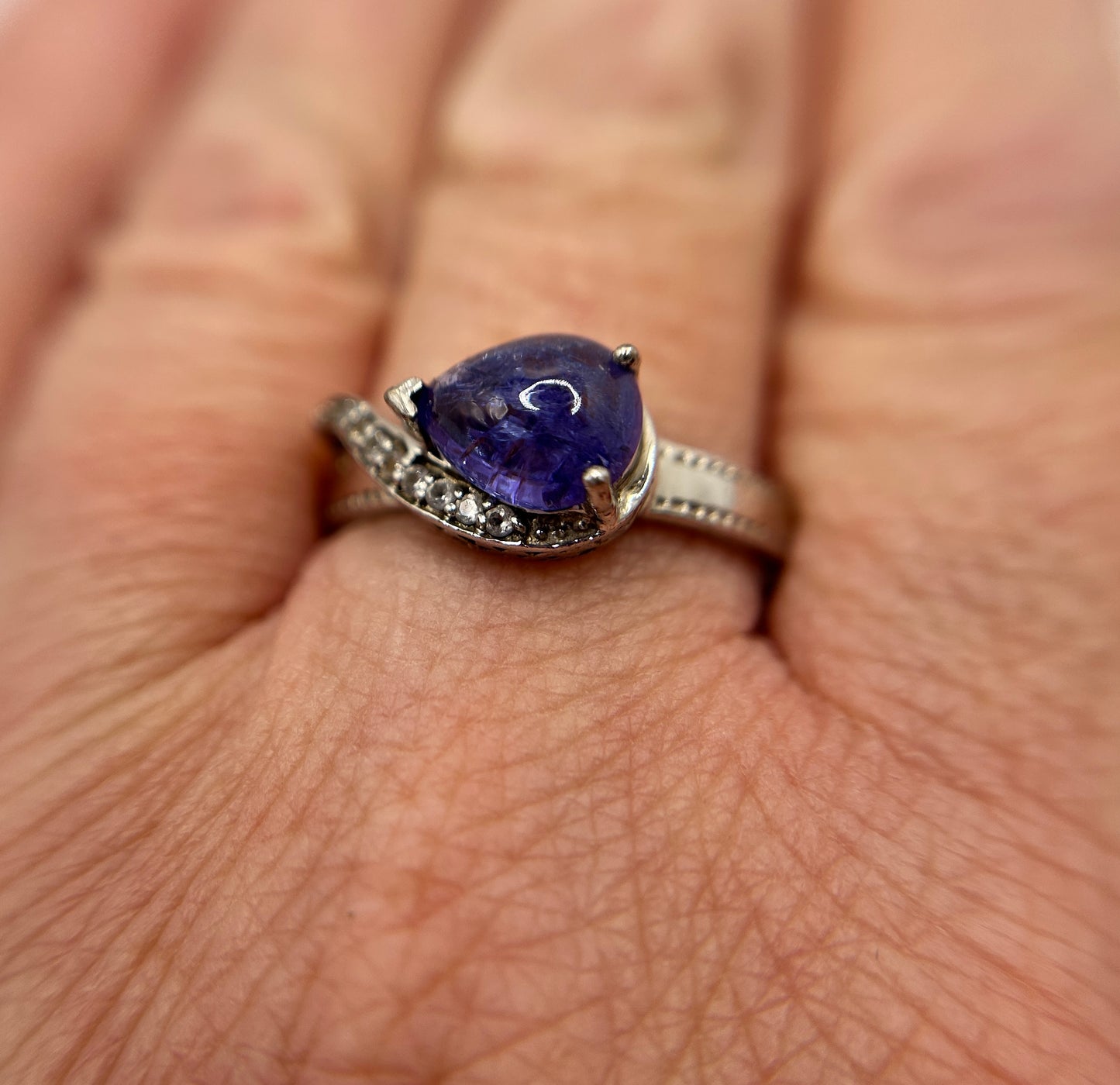 Silver Tanzanite Cabochon Ring - 5.5ct & Celtic Design - With Certificate