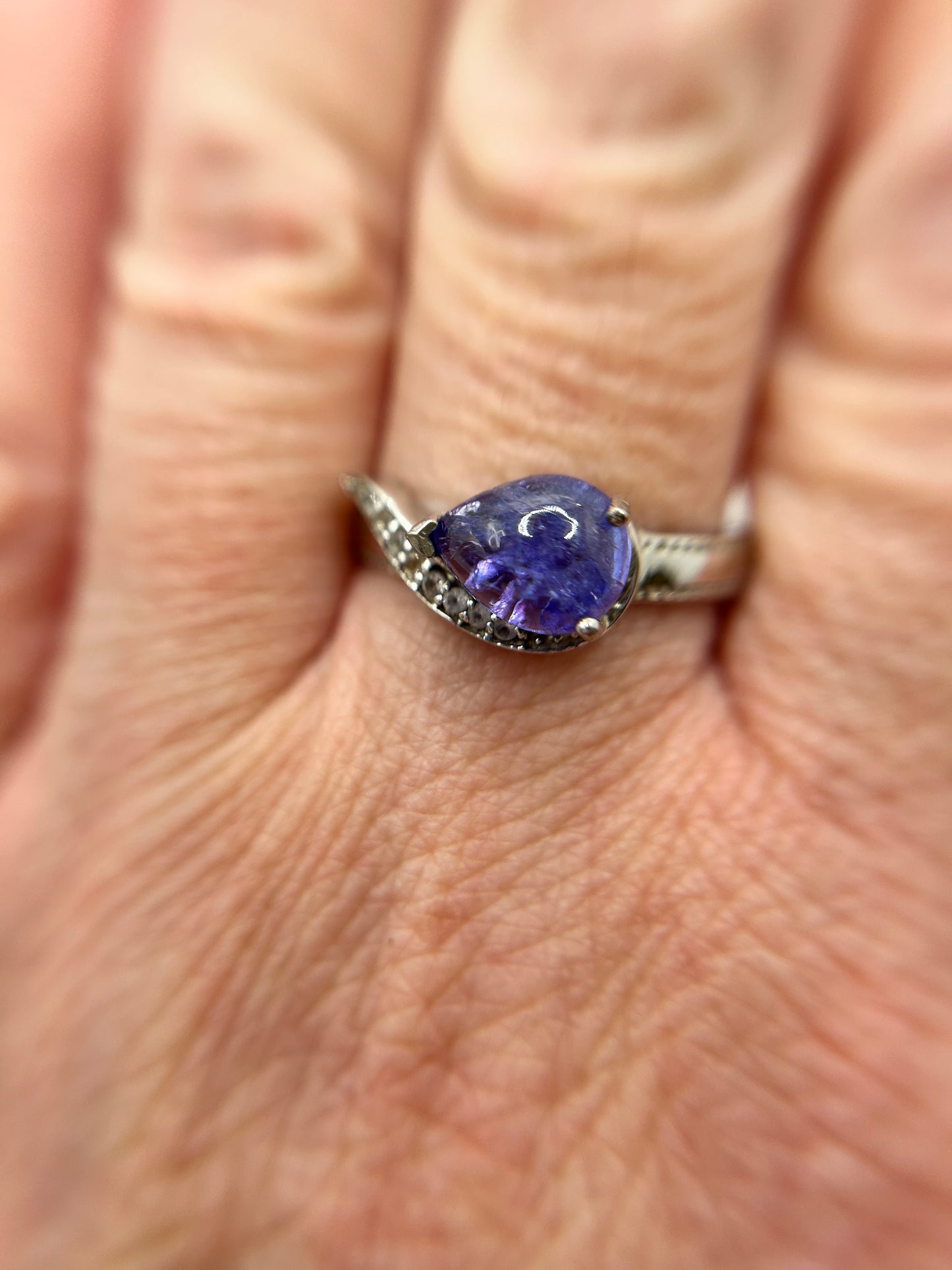Silver Tanzanite Cabochon Ring - 5.5ct & Celtic Design - With Certificate