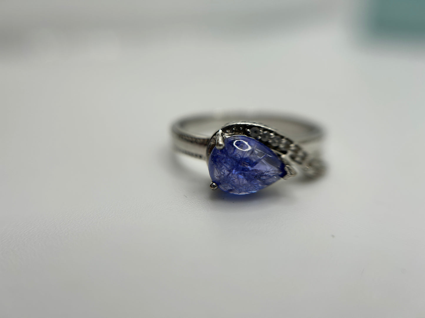 Silver Tanzanite Cabochon Ring - 5.5ct & Celtic Design - With Certificate