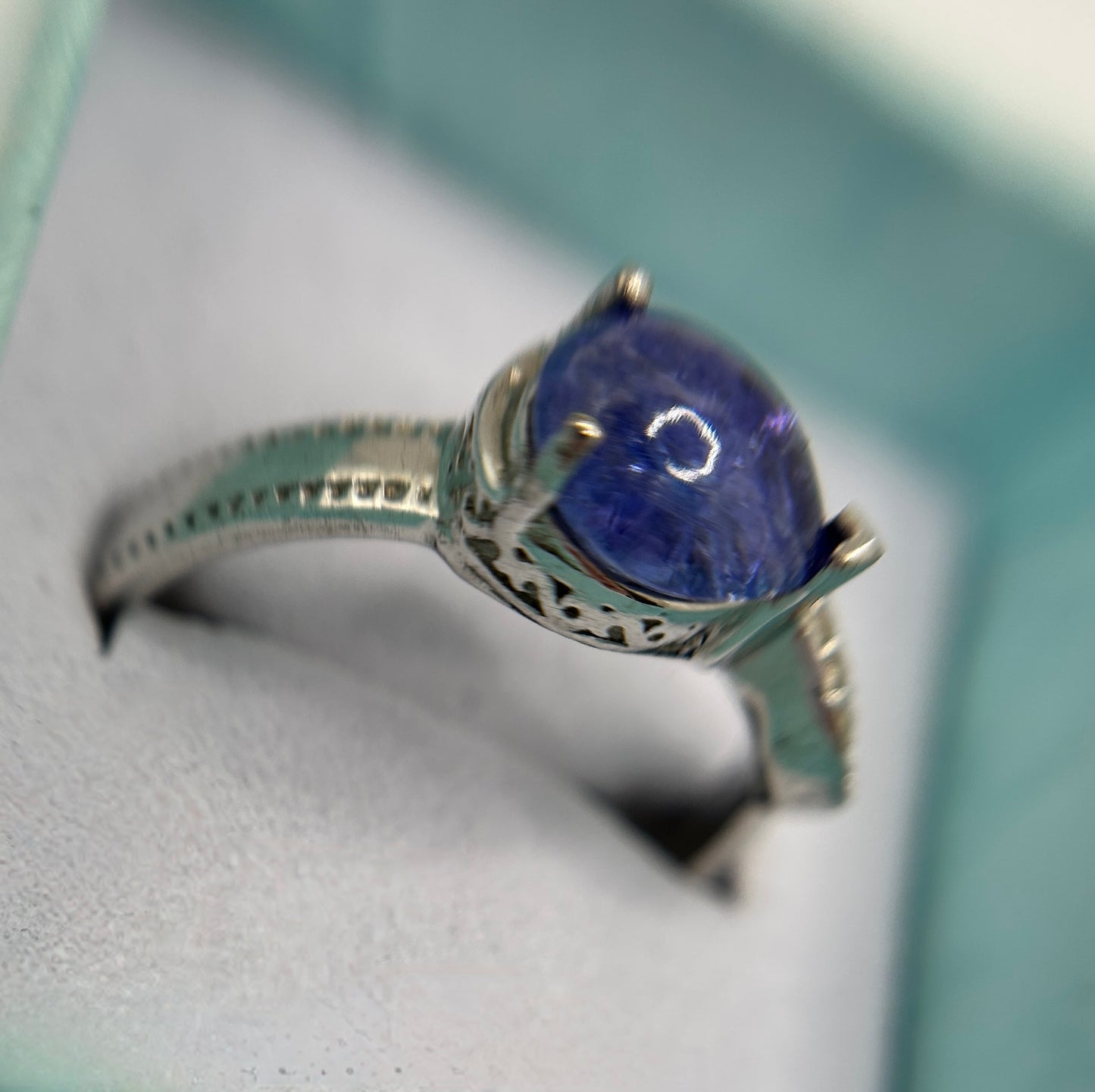 Silver Tanzanite Cabochon Ring - 5.5ct & Celtic Design - With Certificate