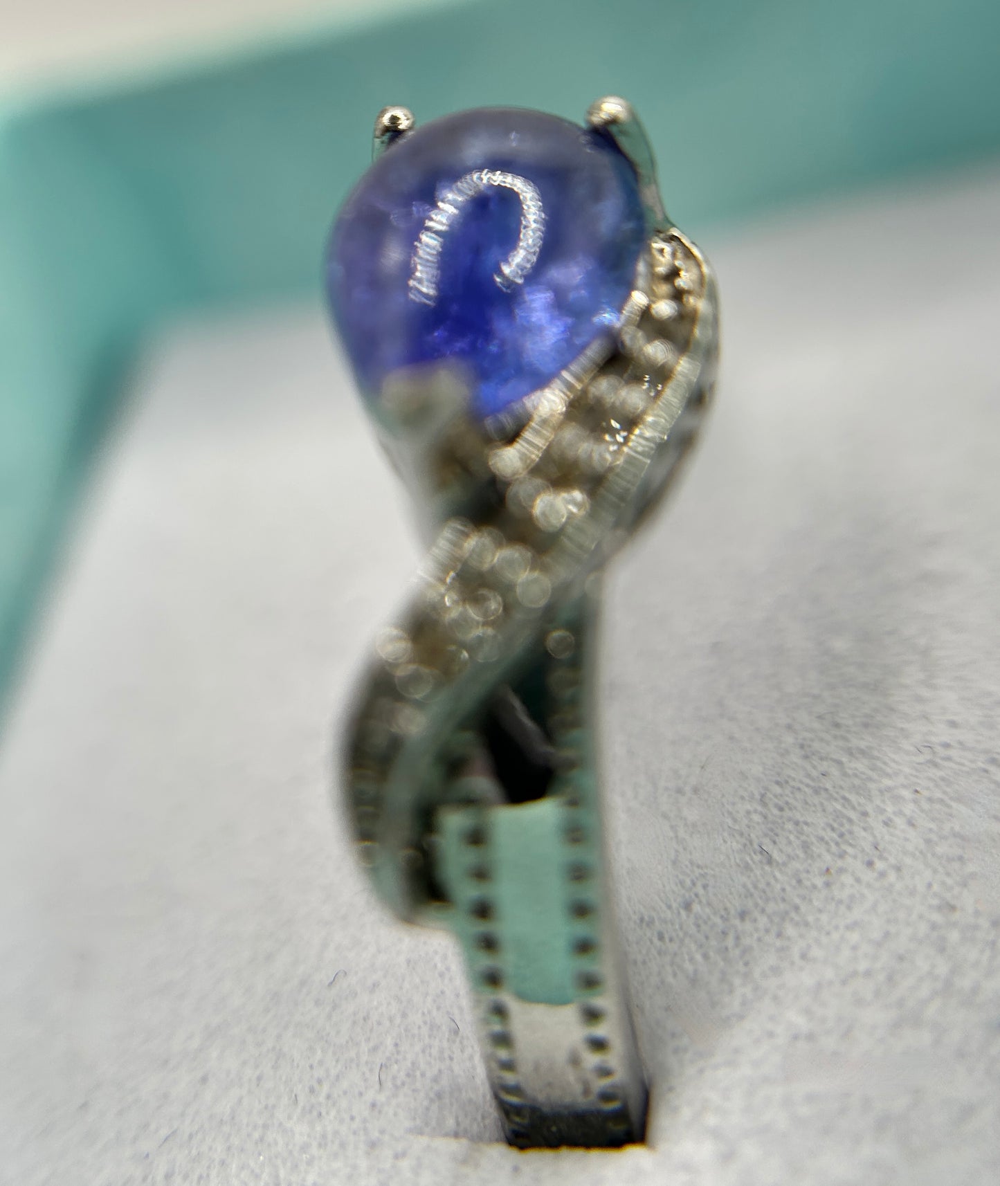 Silver Tanzanite Cabochon Ring - 5.5ct & Celtic Design - With Certificate