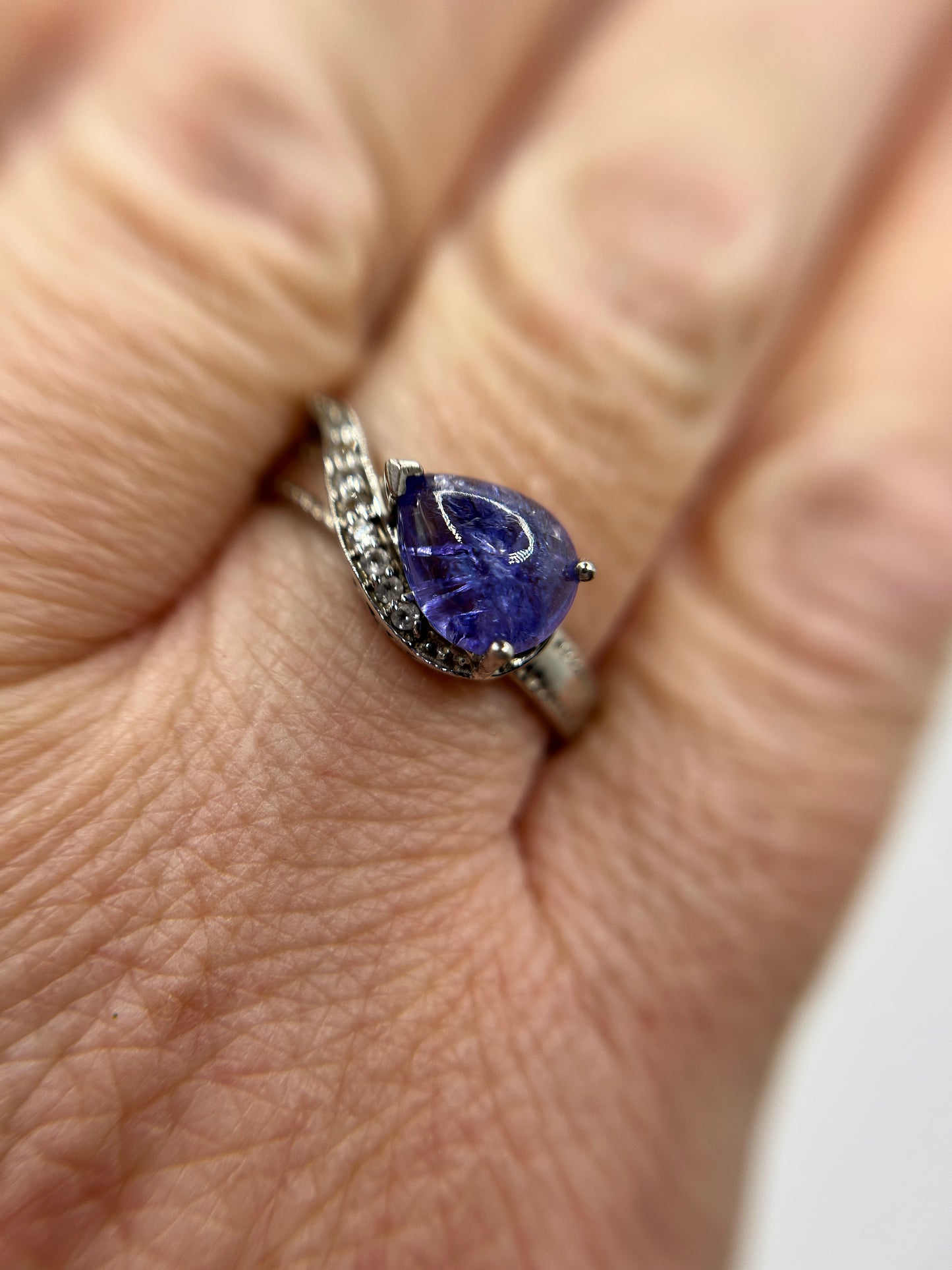 Silver Tanzanite Cabochon Ring - 5.5ct & Celtic Design - With Certificate