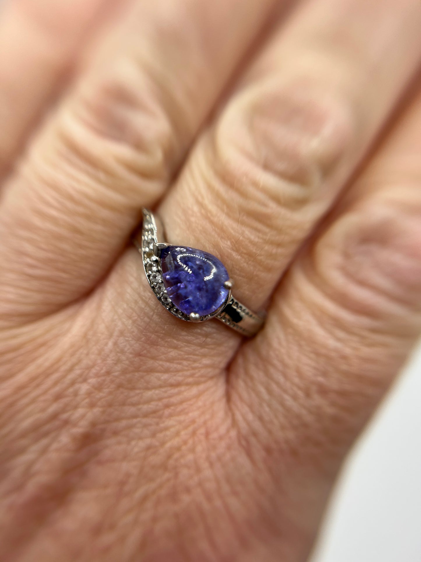 Silver Tanzanite Cabochon Ring - 5.5ct & Celtic Design - With Certificate