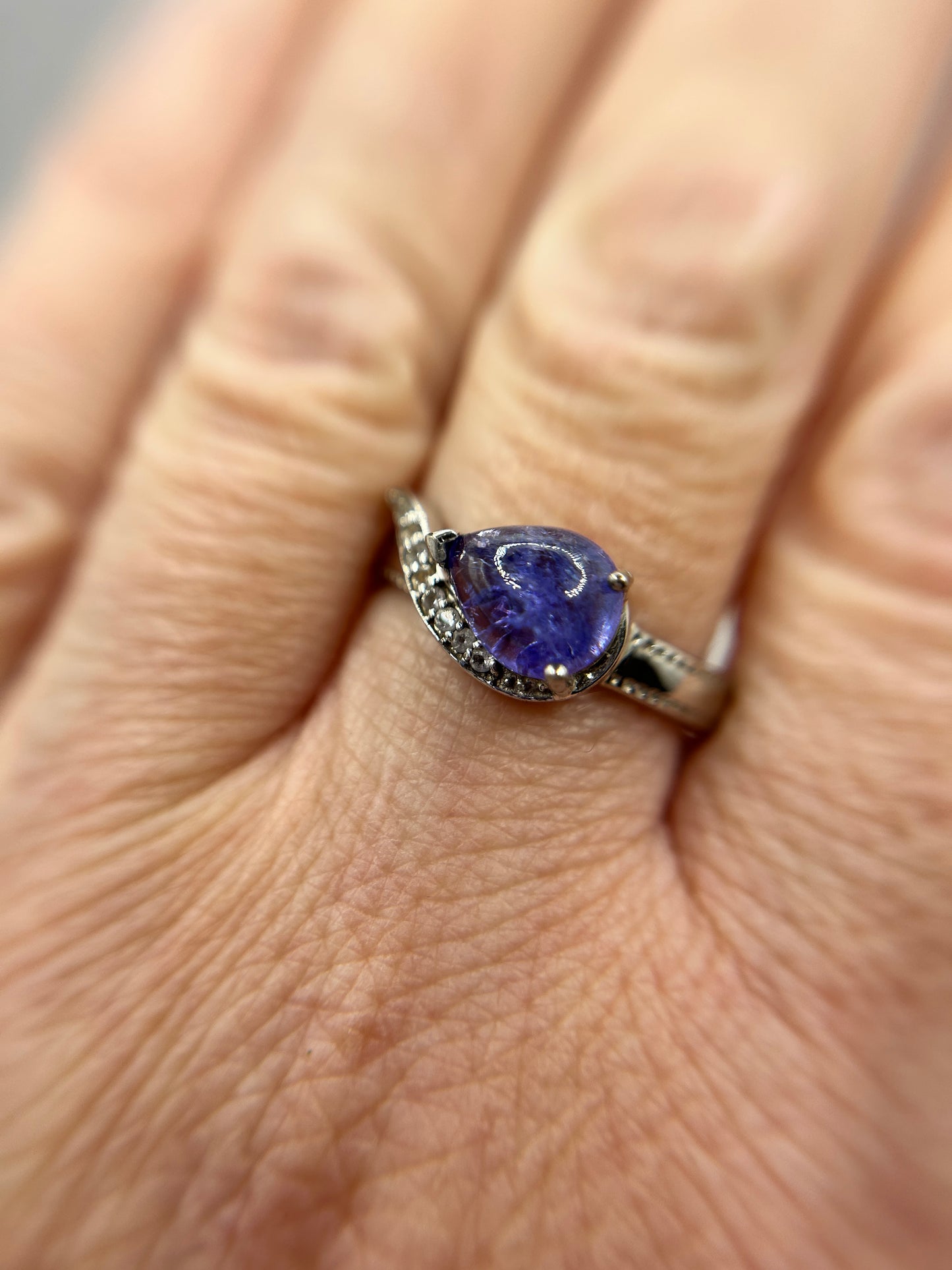 Silver Tanzanite Cabochon Ring - 5.5ct & Celtic Design - With Certificate
