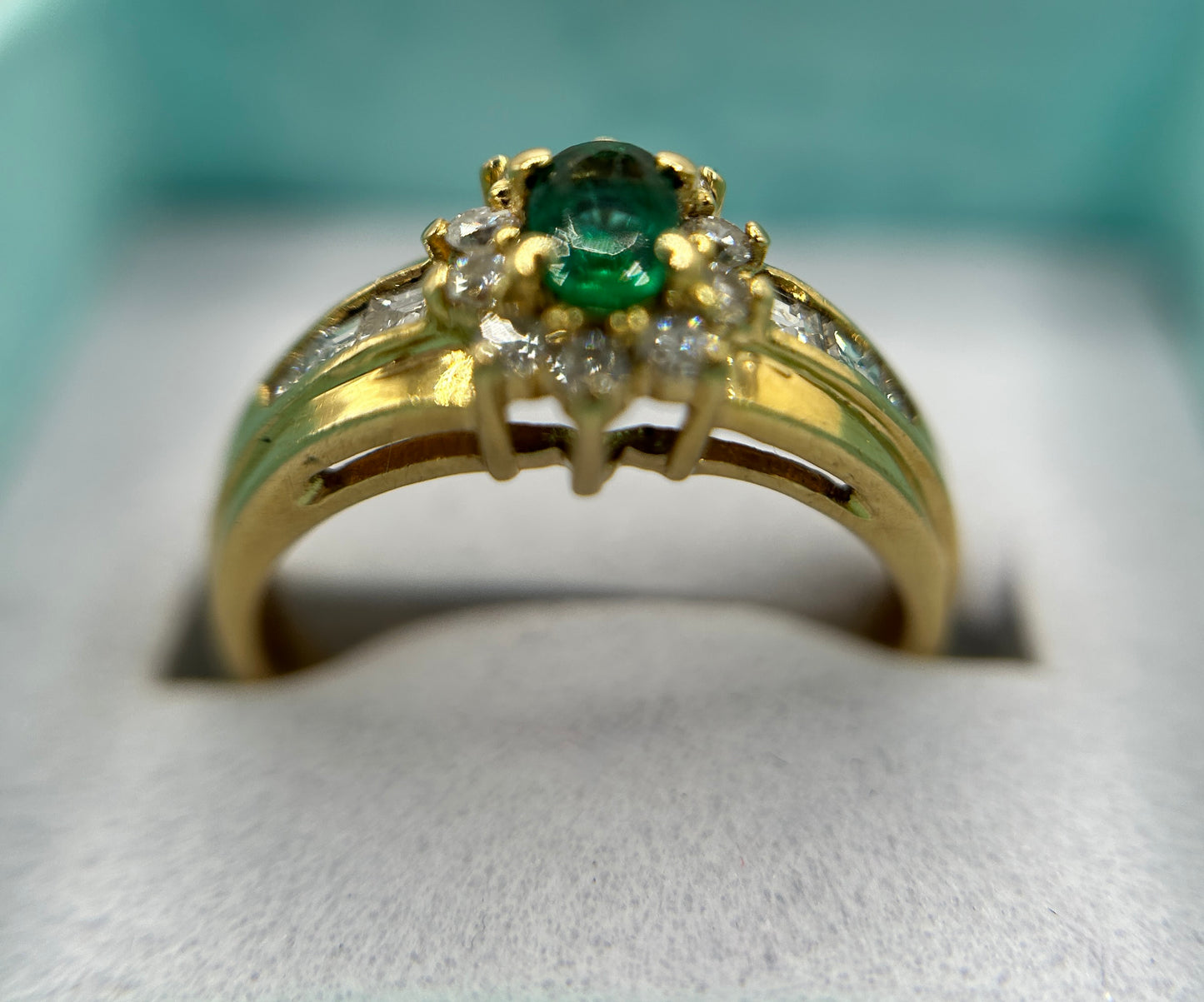18ct Yellow Gold Emerald & Diamond Cluster Ring (3.15g) Vintage