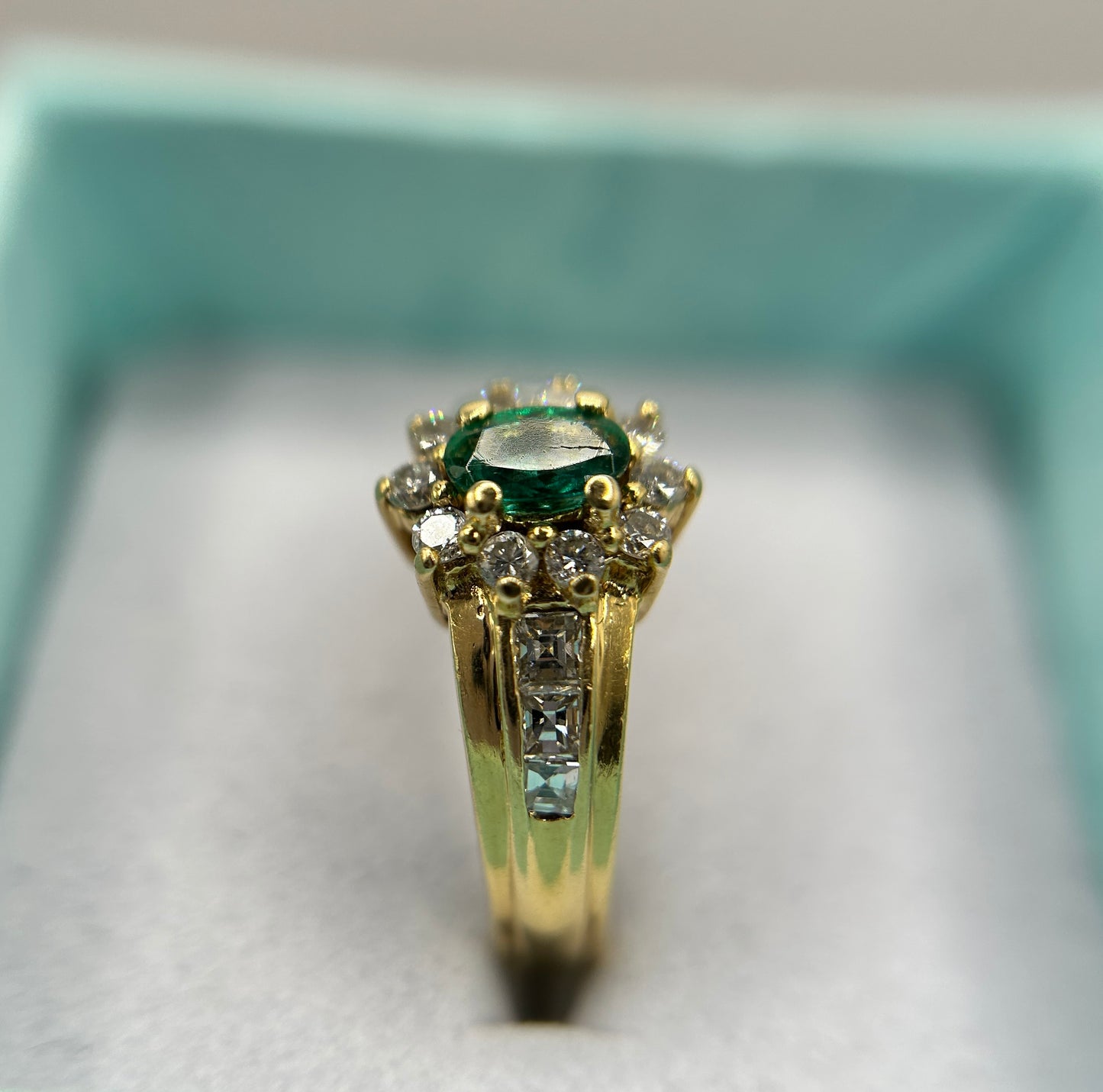 18ct Yellow Gold Emerald & Diamond Cluster Ring (3.15g) Vintage