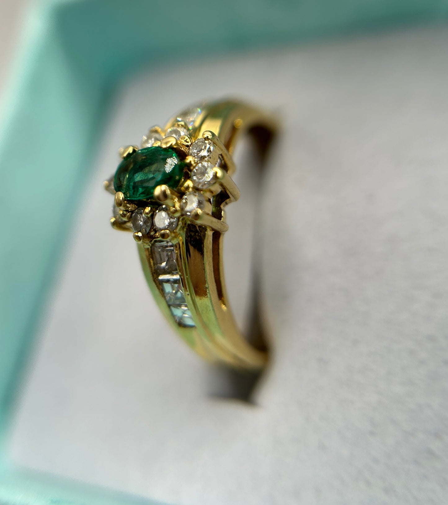 18ct Yellow Gold Emerald & Diamond Cluster Ring (3.15g) Vintage