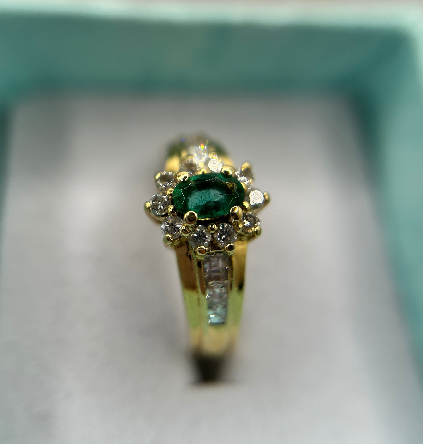 18ct Yellow Gold Emerald & Diamond Cluster Ring (3.15g) Vintage