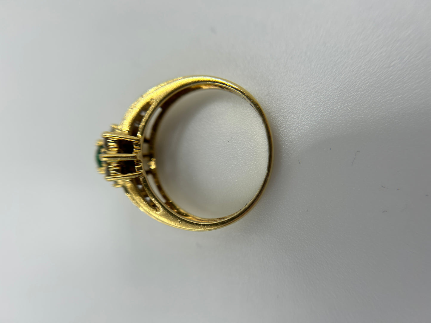 18ct Yellow Gold Emerald & Diamond Cluster Ring (3.15g) Vintage