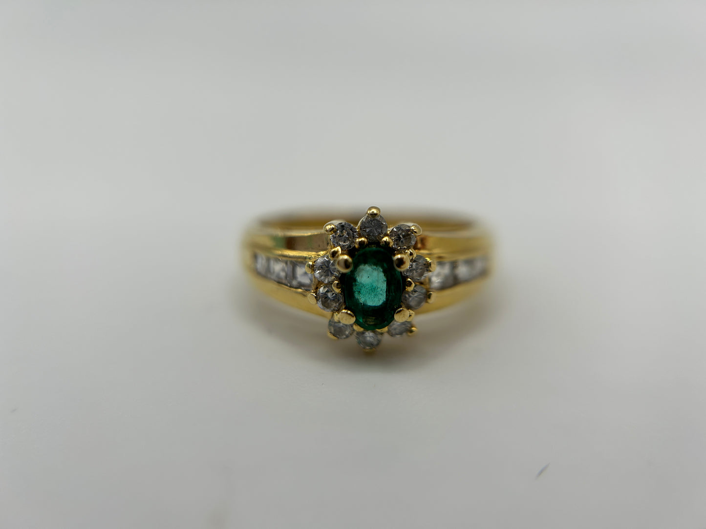 18ct Yellow Gold Emerald & Diamond Cluster Ring (3.15g) Vintage