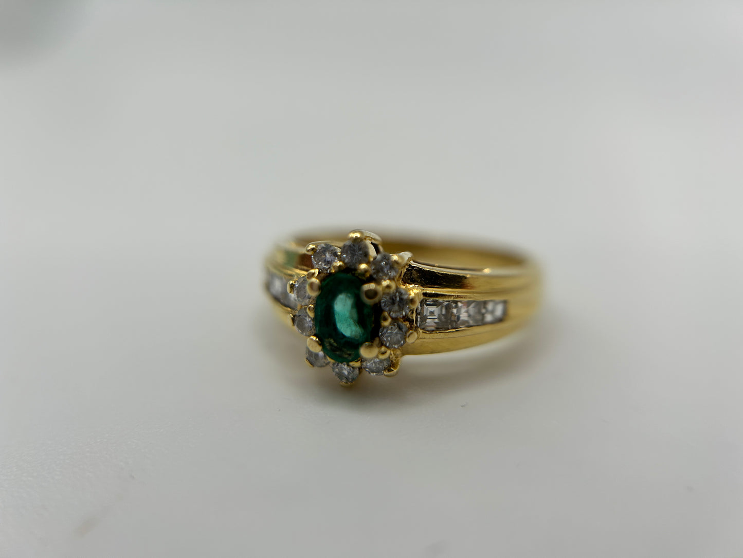 18ct Yellow Gold Emerald & Diamond Cluster Ring (3.15g) Vintage