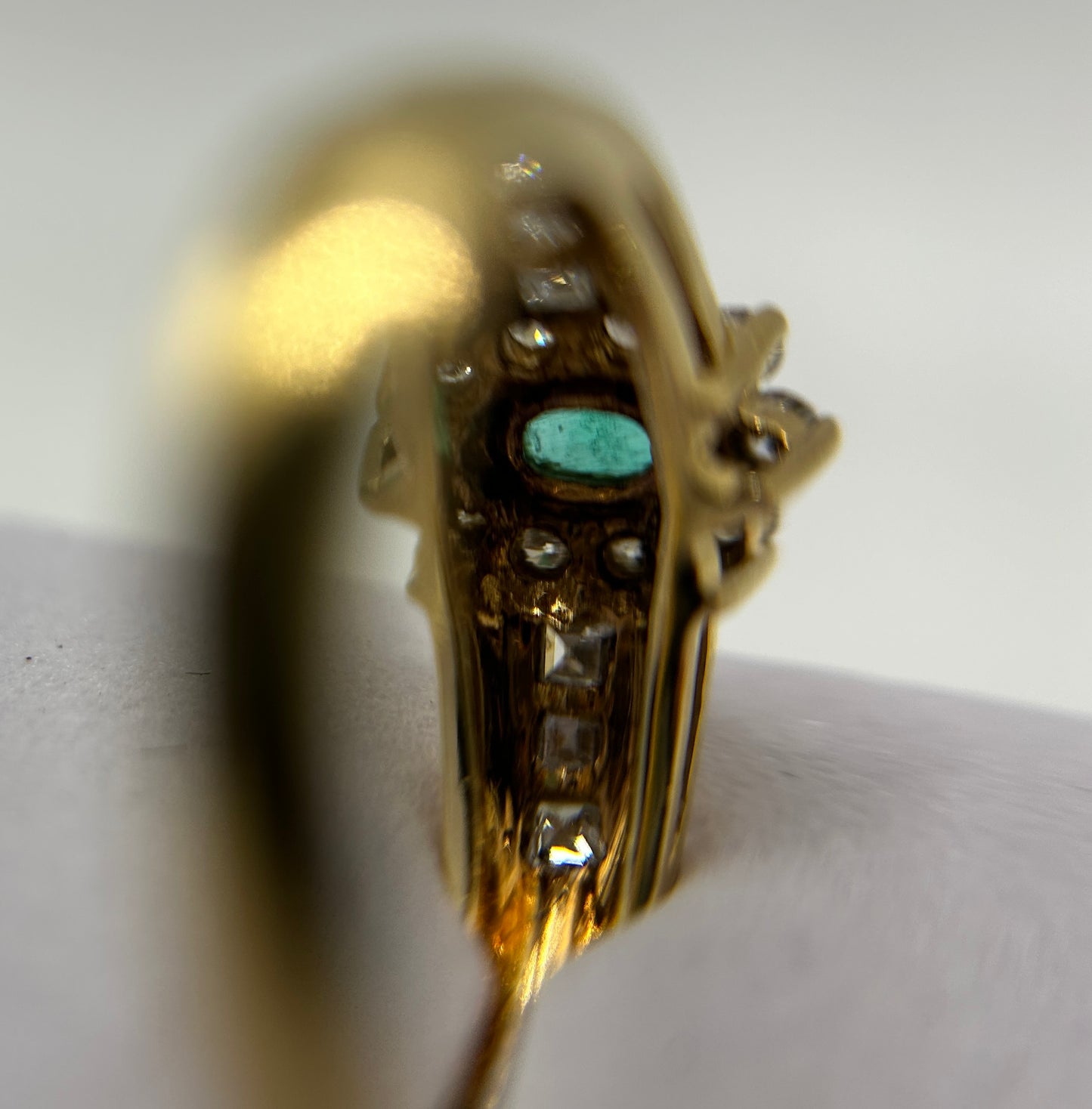 18ct Yellow Gold Emerald & Diamond Cluster Ring (3.15g) Vintage