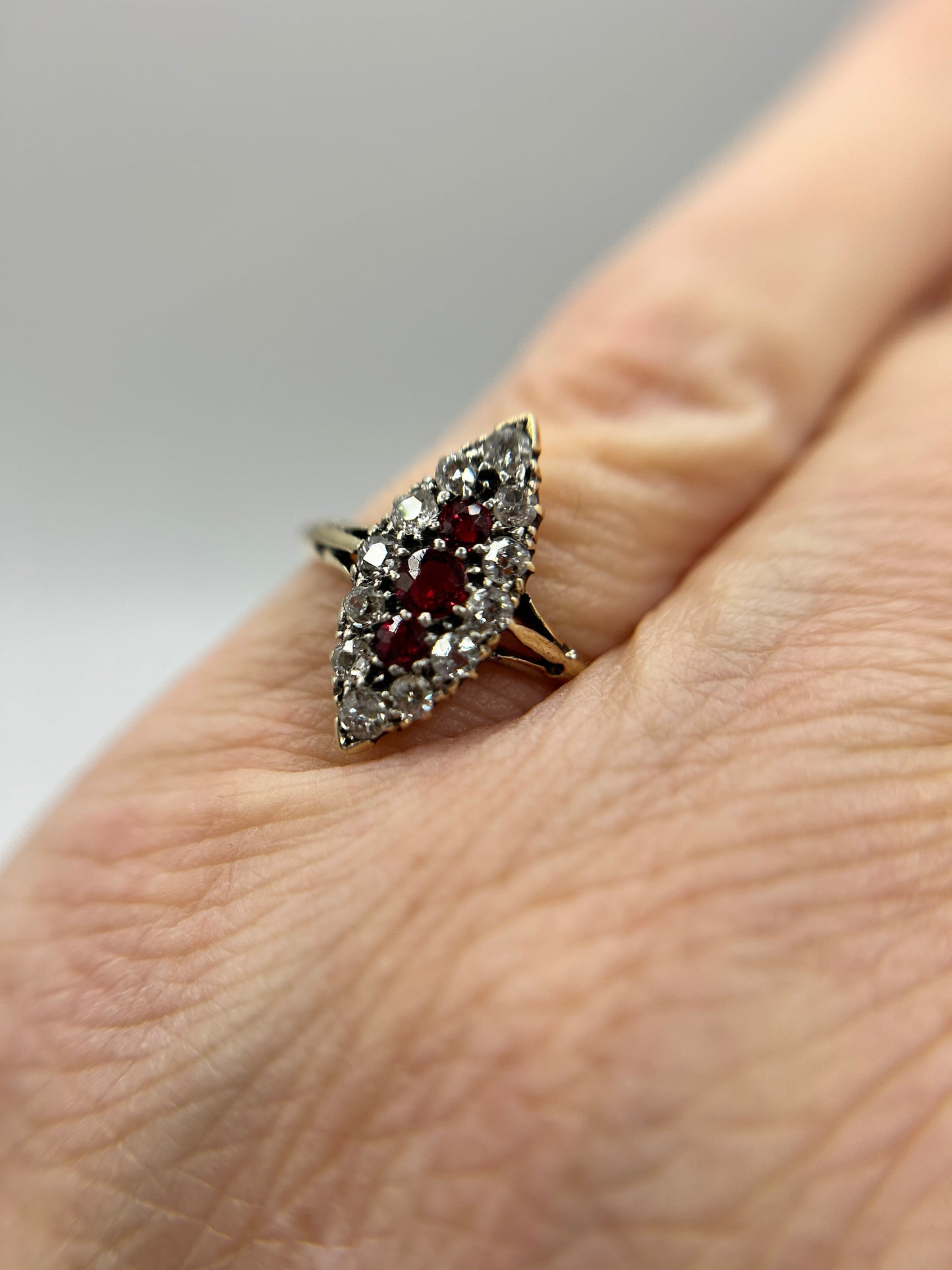 Stunning Vintage 18ct Gold Diamond & Red Spinel Marquise/Navette Cluster Ring