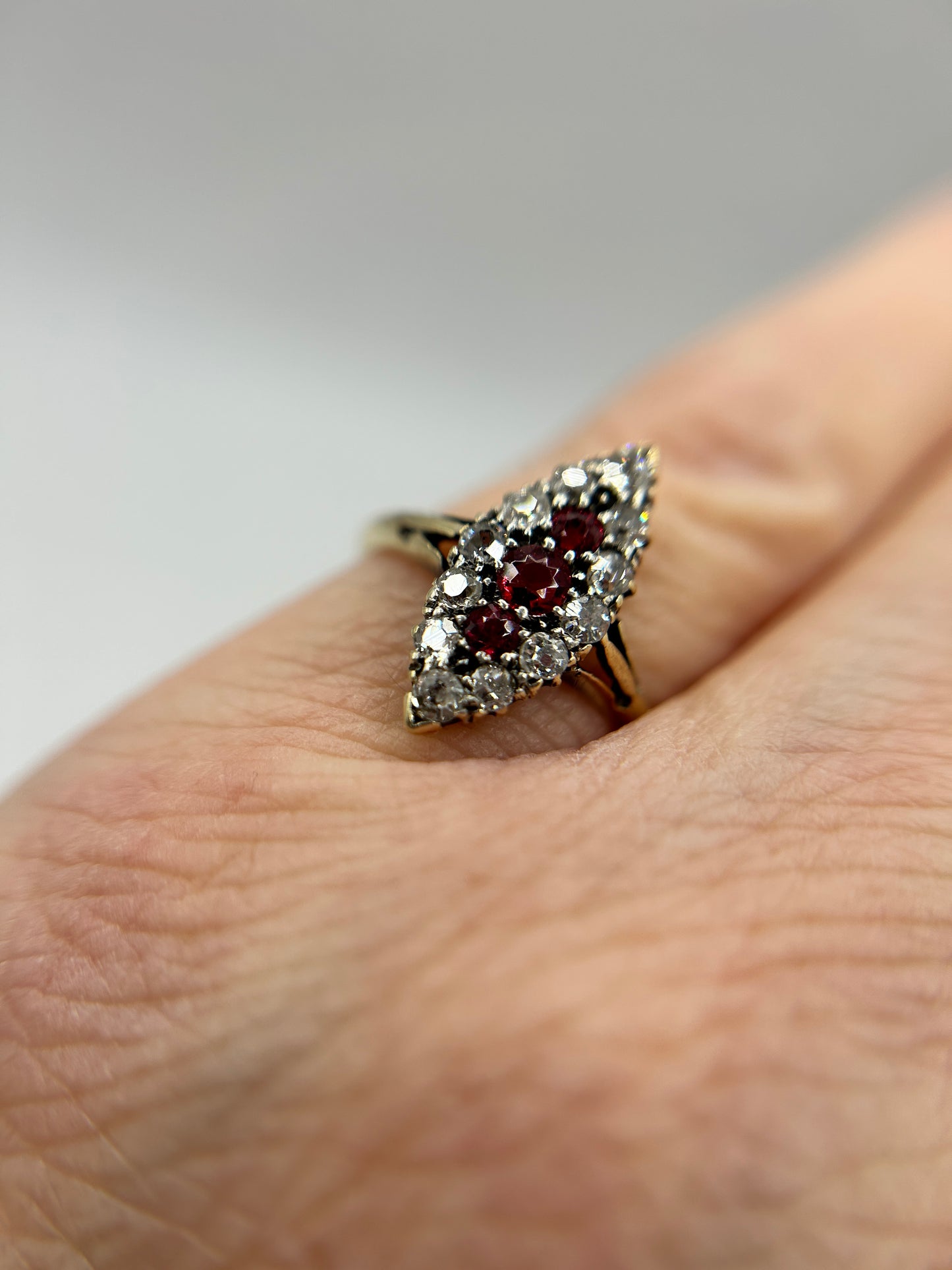 Stunning Vintage 18ct Gold Diamond & Red Spinel Marquise/Navette Cluster Ring