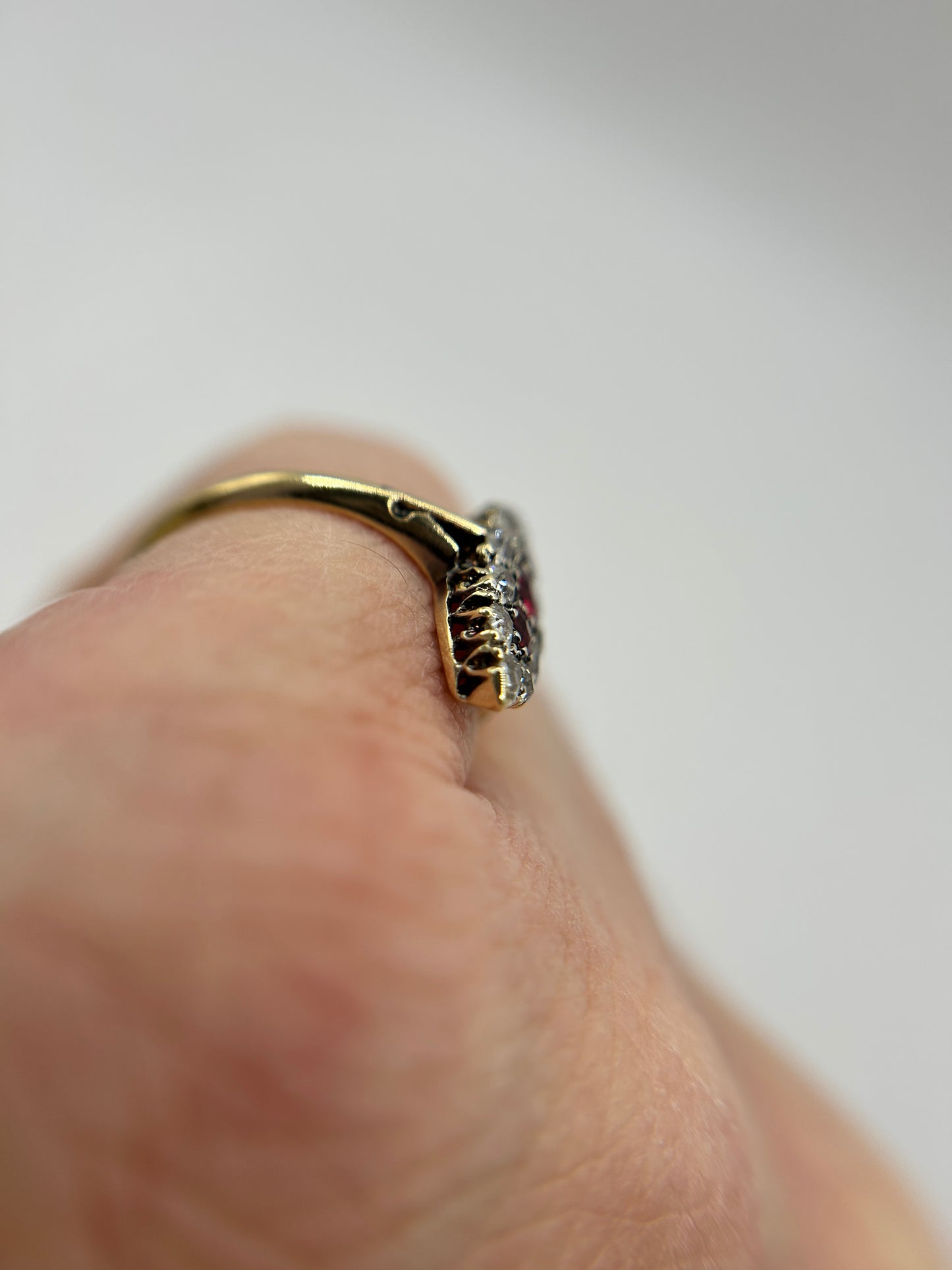 Stunning Vintage 18ct Gold Diamond & Red Spinel Marquise/Navette Cluster Ring