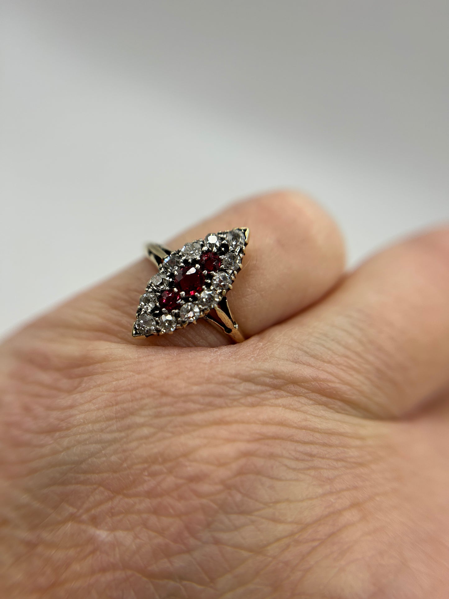 Stunning Vintage 18ct Gold Diamond & Red Spinel Marquise/Navette Cluster Ring