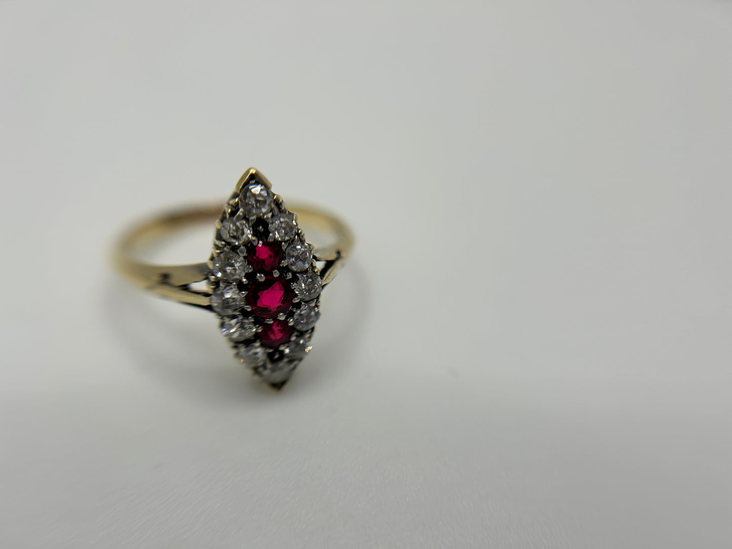 Stunning Vintage 18ct Gold Diamond & Red Spinel Marquise/Navette Cluster Ring