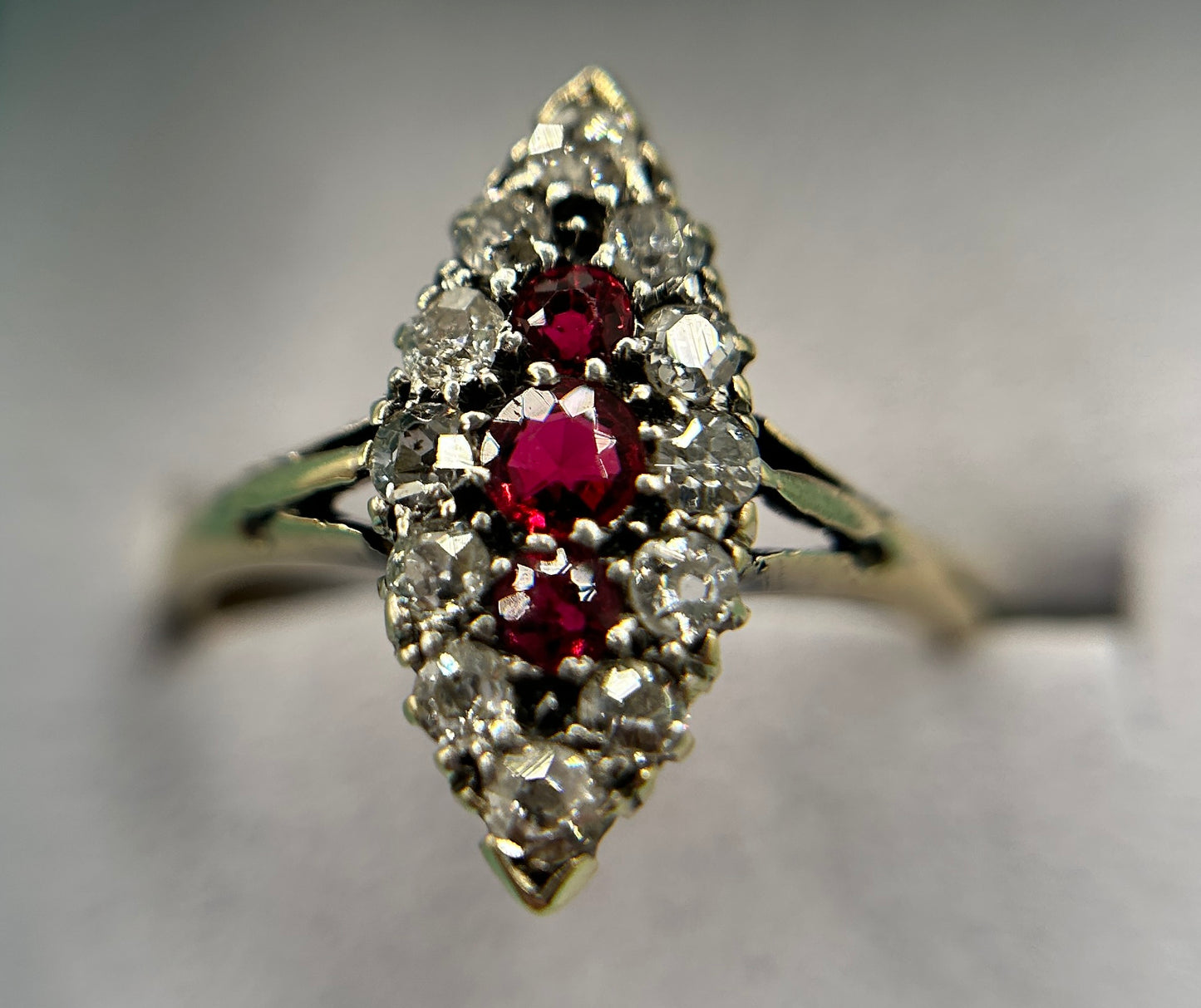 Stunning Vintage 18ct Gold Diamond & Red Spinel Marquise/Navette Cluster Ring