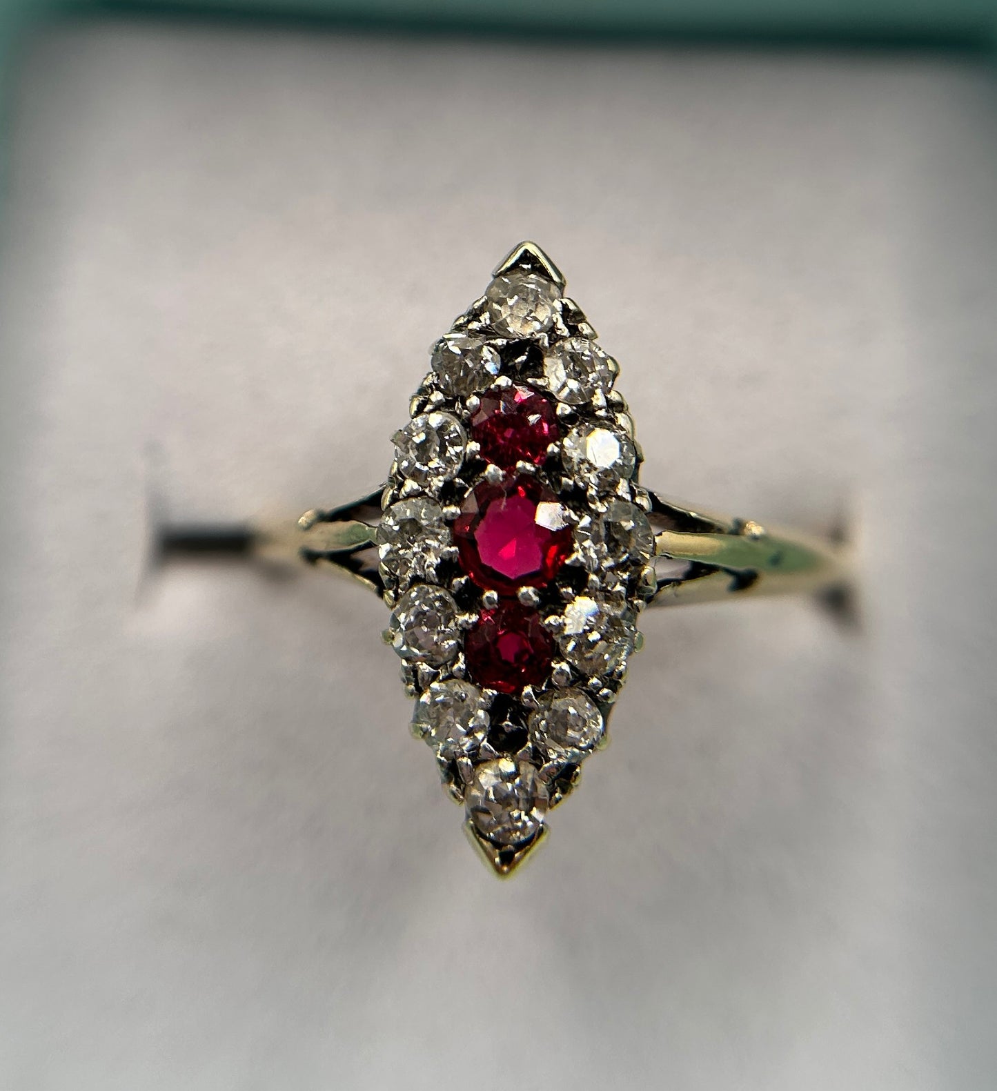 Stunning Vintage 18ct Gold Diamond & Red Spinel Marquise/Navette Cluster Ring