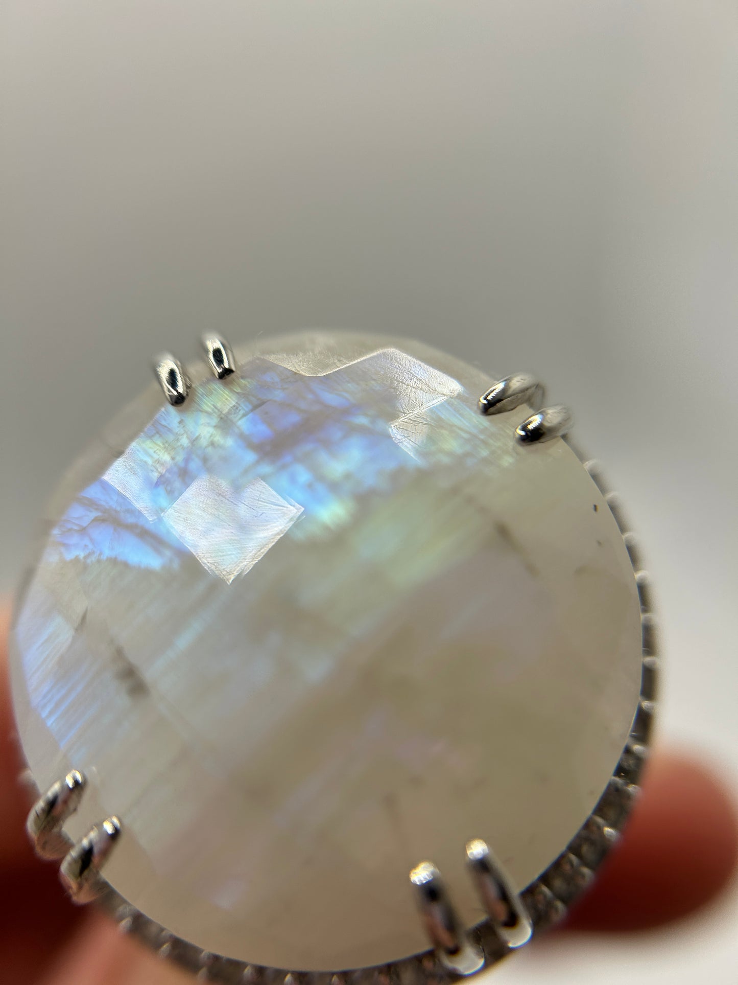 Capture the Celestial Glow: The Moonlight Ring