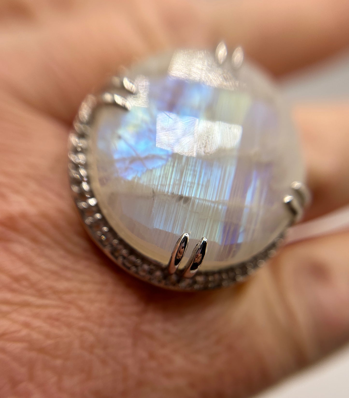 Capture the Celestial Glow: The Moonlight Ring