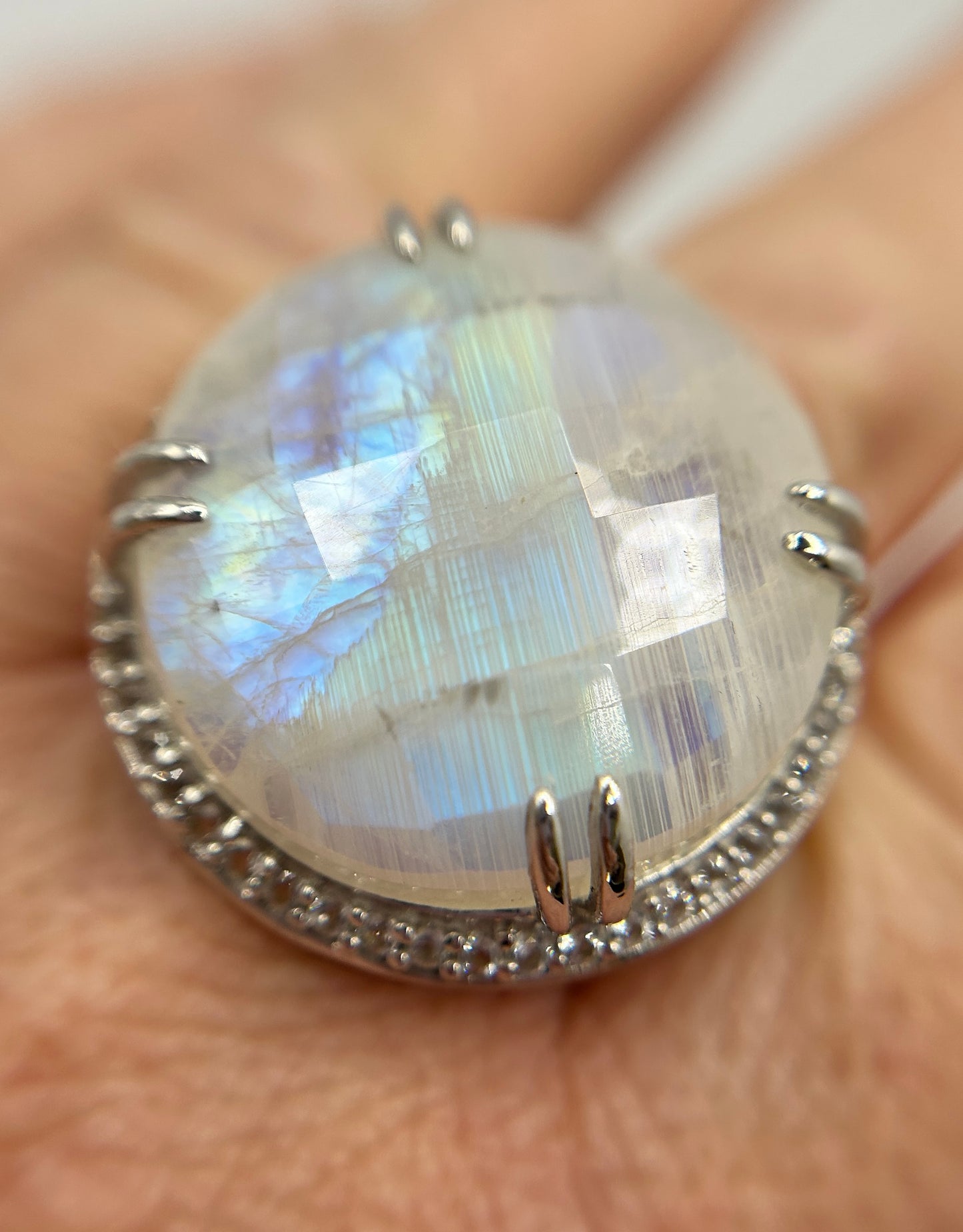 Capture the Celestial Glow: The Moonlight Ring