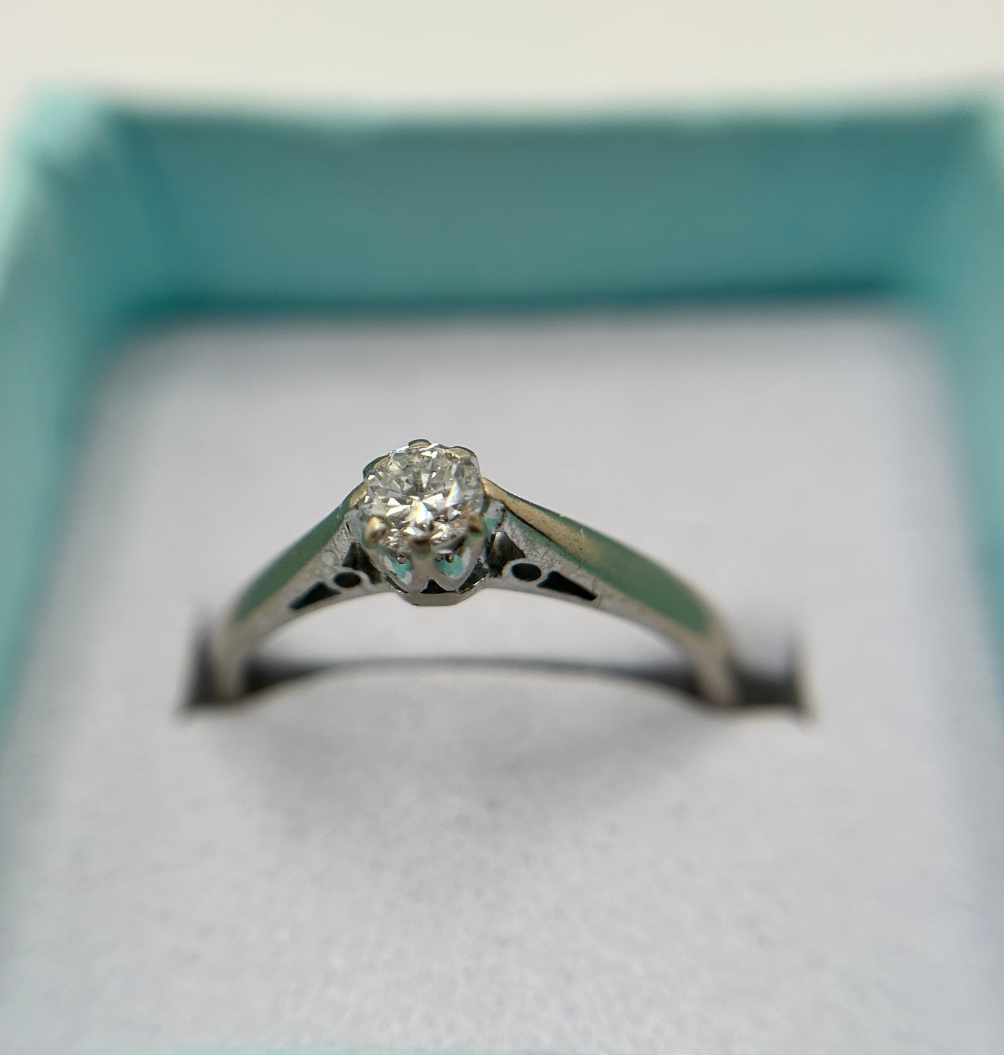 18ct White Gold Solitaire Diamond Ring (1/4ct) Size K 1/2 Hallmarked